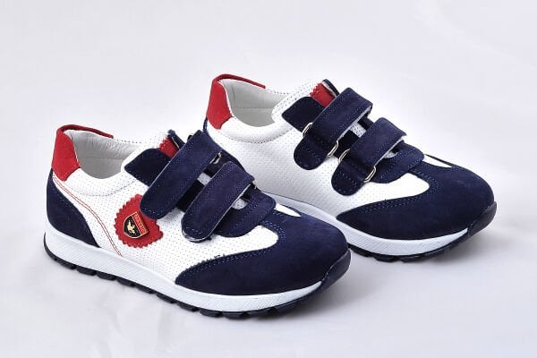 Erkek Çocuk Hakiki Deri 790 Spor Ayakkabı (26-30 Numara Aralığı)