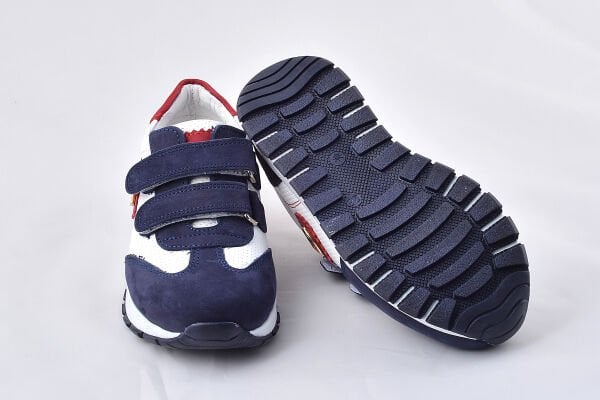 Erkek Çocuk Hakiki Deri 790 Spor Ayakkabı (26-30 Numara Aralığı)