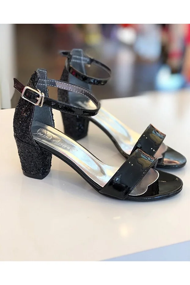 K.058 Tek Bantlı Topuklu Ayakkabı